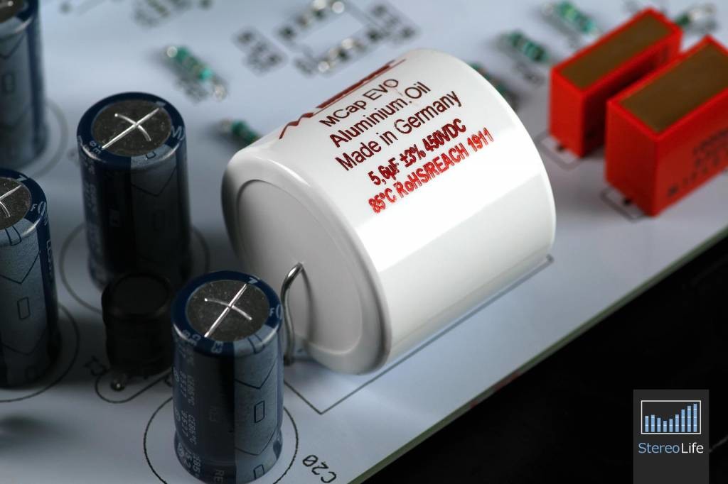 fullscreen_gallery_image1-19